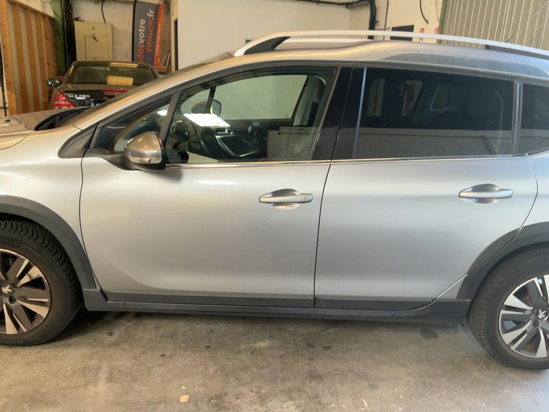 Peugeot 2008 1.2 PureTech Allure 2017 – снимка 4