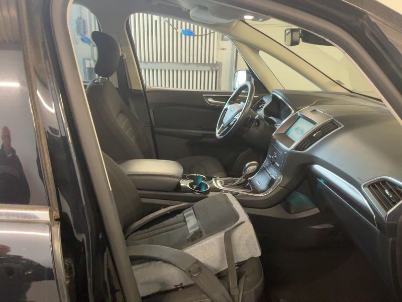 Ford Galaxy 2.0 TDCi Bi-Turbo Titanium — zdjęcie 11