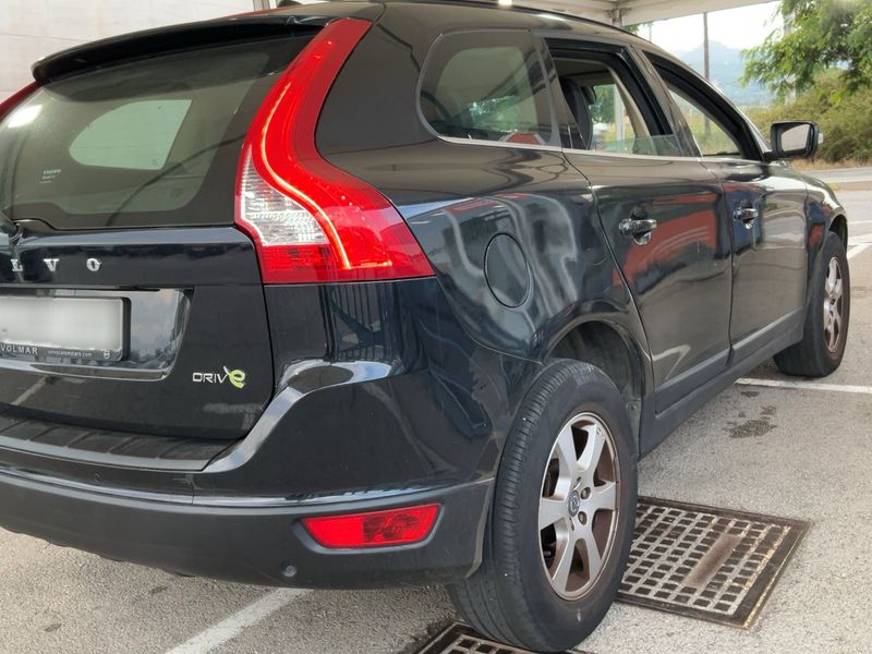 Volvo XC60 2.0 DRIVe Momentum — zdjęcie 6