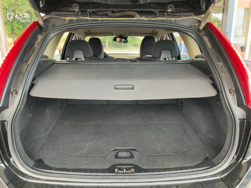 Volvo XC60 2.0 DRIVe Momentum — zdjęcie 10