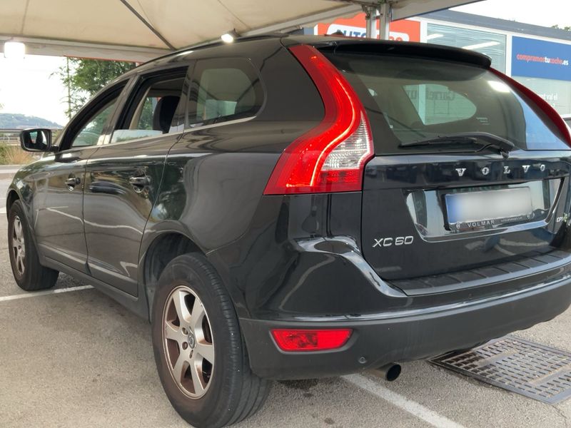 Volvo XC60 2.0 DRIVe Momentum — zdjęcie 3