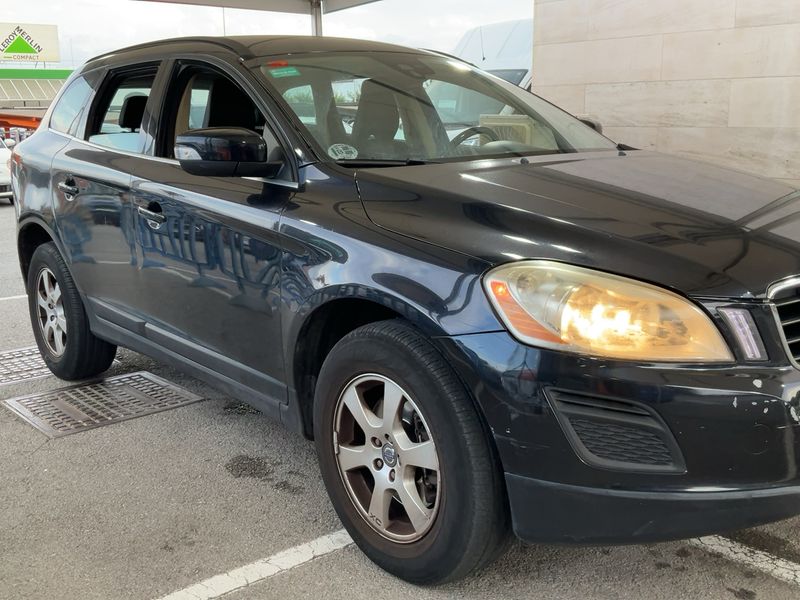 Volvo XC60 2.0 DRIVe Momentum — zdjęcie 8