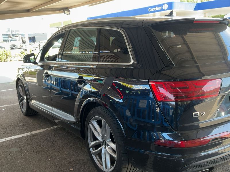 Audi Q7 3.0 V6 TDI quattro — zdjęcie 3