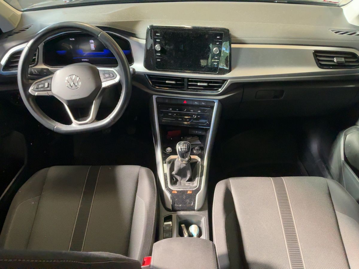 Volkswagen T-Roc 2023 — photo 18