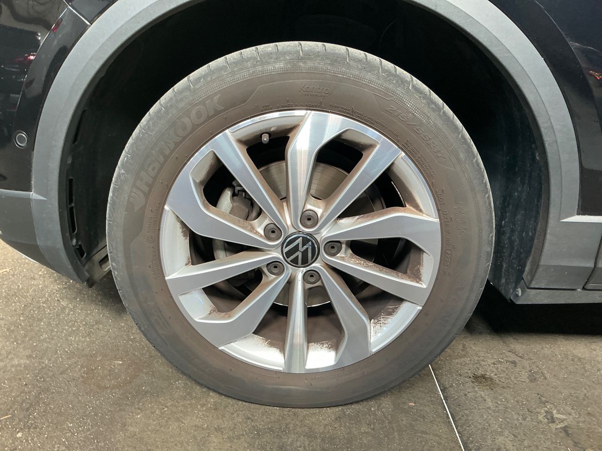 Volkswagen T-Roc 2023 — photo 25