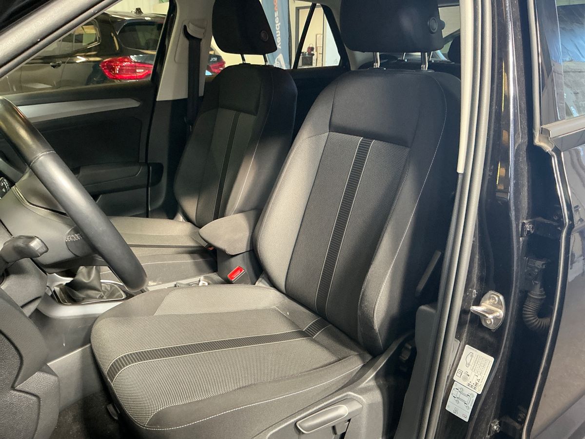 Volkswagen T-Roc 2023 — photo 31