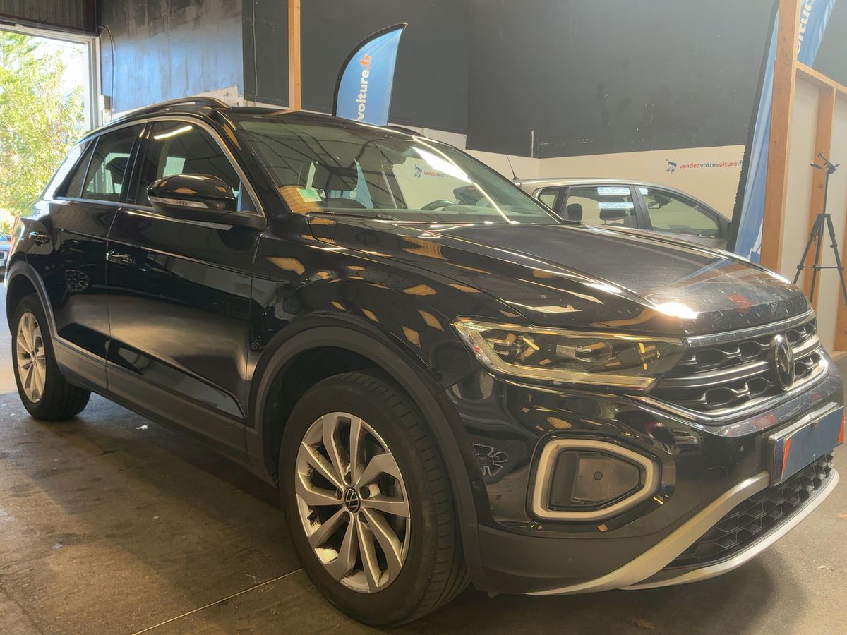 Volkswagen T-Roc 2023 — photo 13