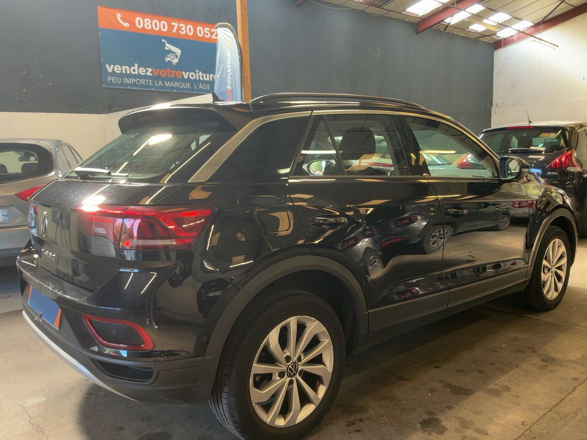 Volkswagen T-Roc 2023 — photo 9