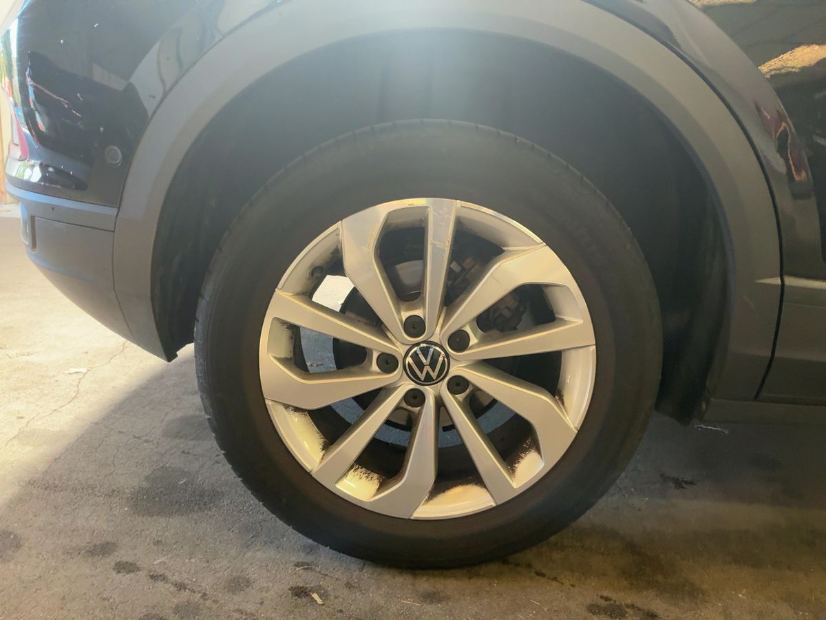 Volkswagen T-Roc 2023 — photo 10