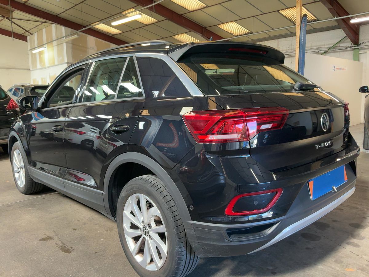 Volkswagen T-Roc 2023 — photo 7