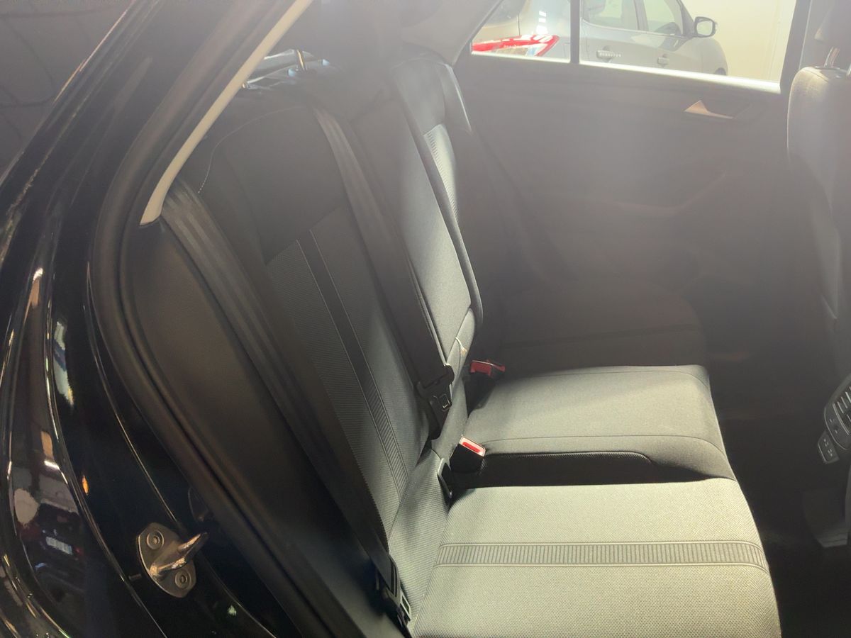 Volkswagen T-Roc 2023 — photo 20