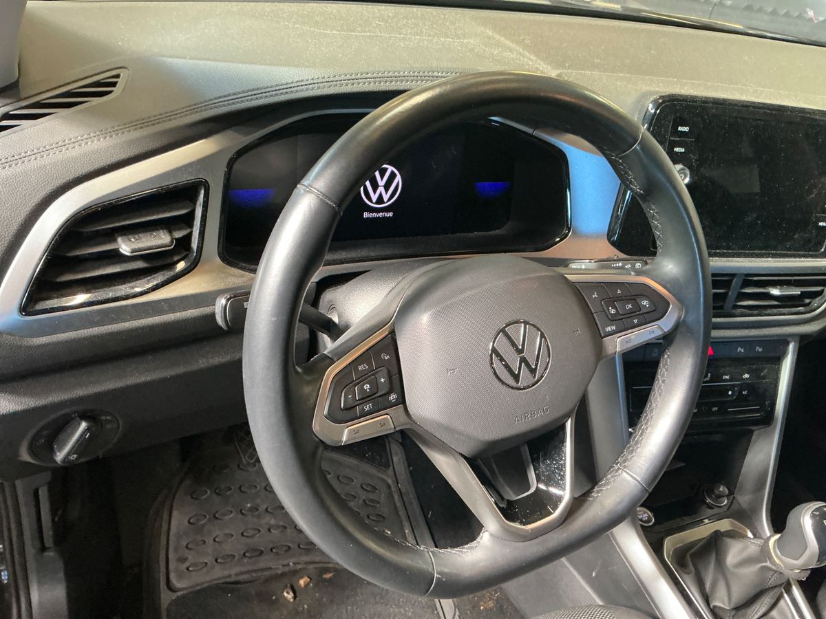 Volkswagen T-Roc 2023 — photo 26