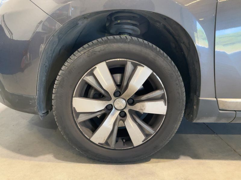 Peugeot 2008 1.2 e-THP Allure Business 2016 – снимка 3