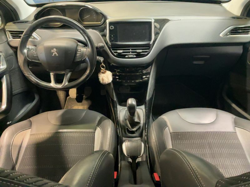 Peugeot 2008 1.2 e-THP Allure Business 2016 – снимка 17