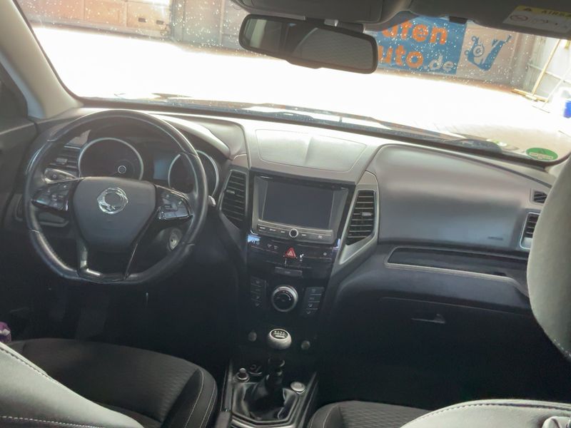 Ssangyong XLV 1.6 Turbodiesel Sapphire 4x2 — zdjęcie 12