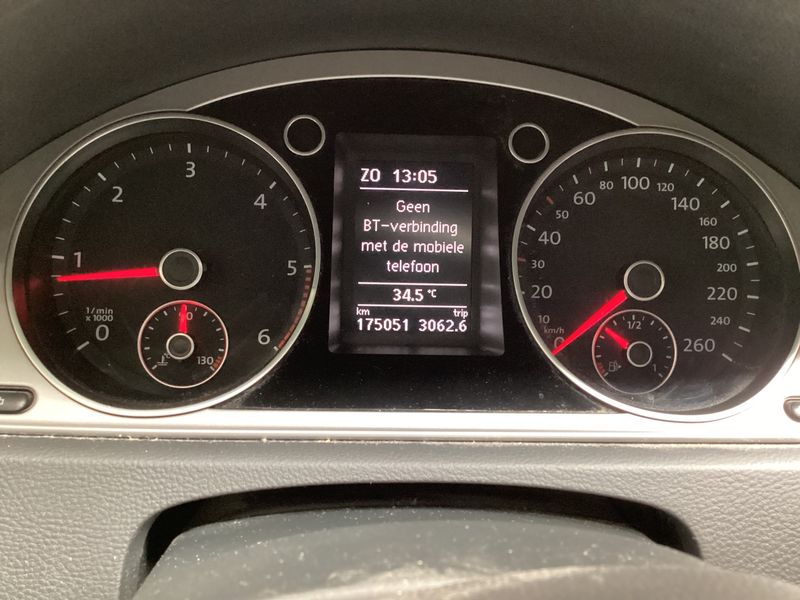 Volkswagen Passat 1.6 TDI Trendline BlueMotion Tech 2012 – снимка 18