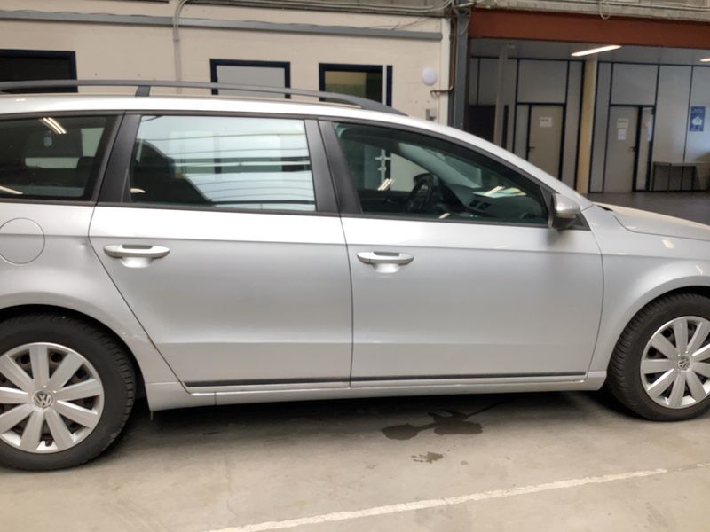 Volkswagen Passat 1.6 TDI Trendline BlueMotion Tech 2012 – снимка 10