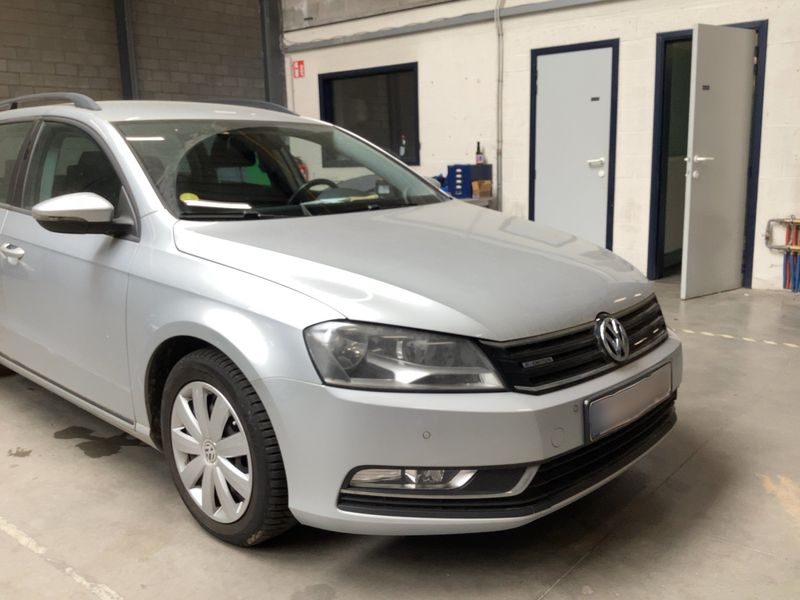 Volkswagen Passat 1.6 TDI Trendline BlueMotion Tech 2012 – снимка 12