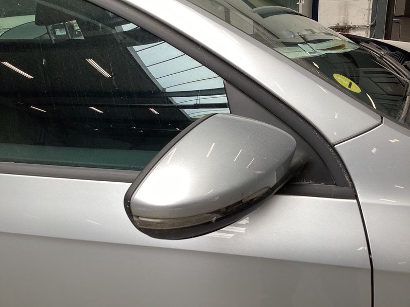 Volkswagen Passat 1.6 TDI Trendline BlueMotion Tech 2012 – снимка 27