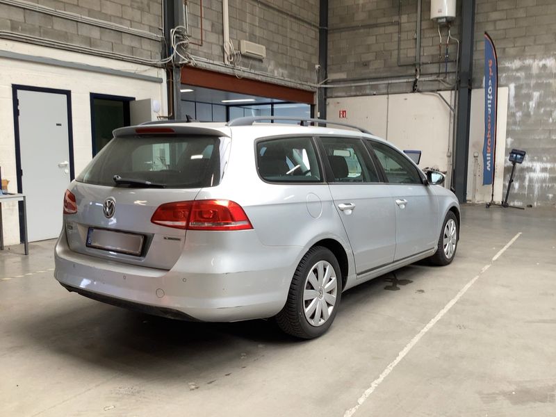 Volkswagen Passat 1.6 TDI Trendline BlueMotion Tech 2012 – снимка 8