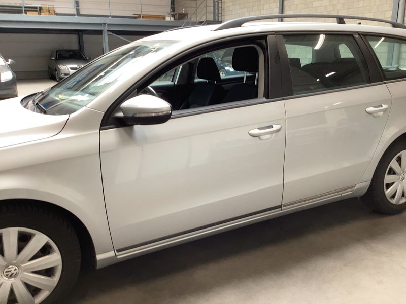 Volkswagen Passat 1.6 TDI Trendline BlueMotion Tech 2012 – снимка 4