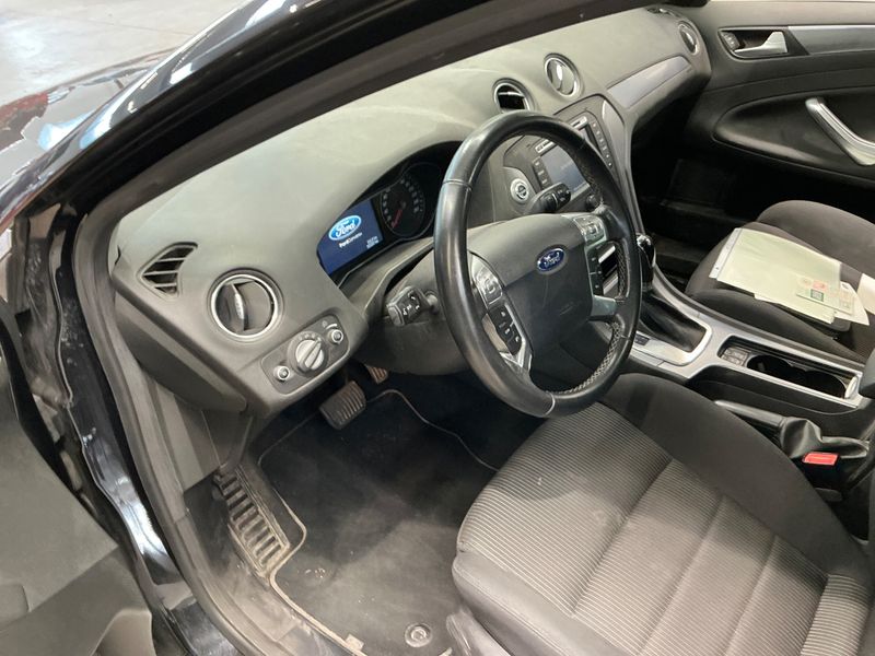 Ford Mondeo 2.0 TDCi Titanium 2012 – снимка 42