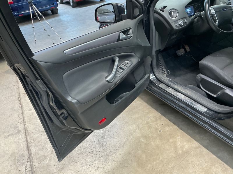 Ford Mondeo 2.0 TDCi Titanium 2012 – снимка 38