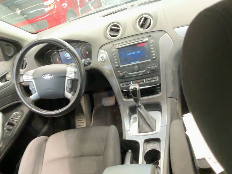Ford Mondeo 2.0 TDCi Titanium 2012 – снимка 18