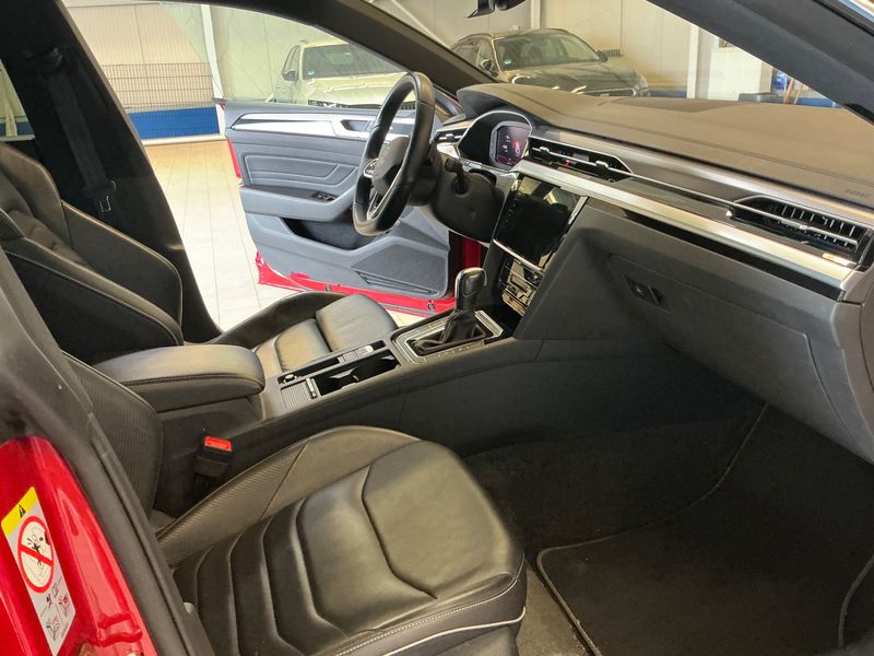 Volkswagen Arteon Shooting Brake 2.0 TSI R-Line 4Motion — zdjęcie 11