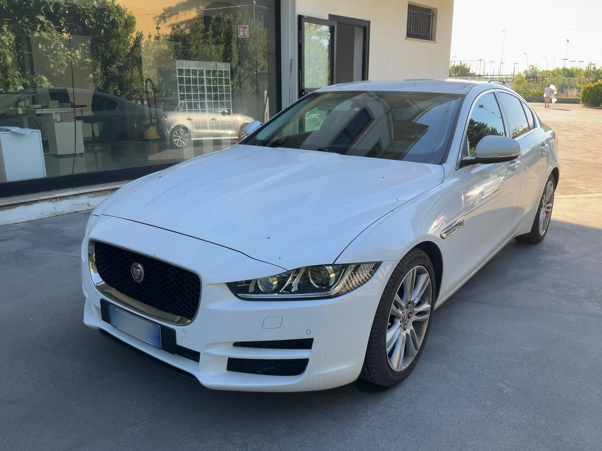 Jaguar XE 2016