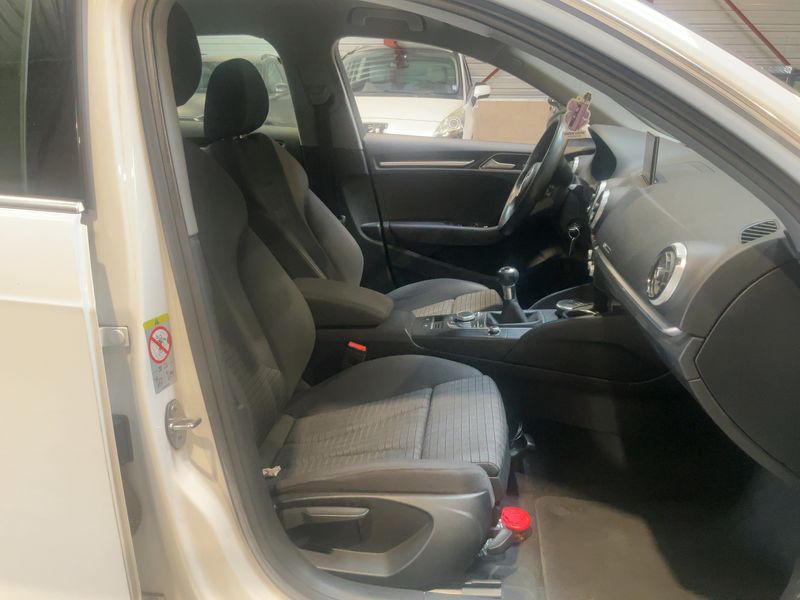 Audi A3 Sportback 35 TFSI Sport — zdjęcie 11