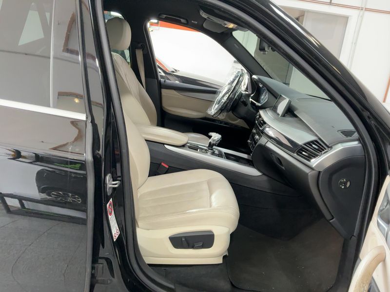 BMW X5 xDrive 25d — zdjęcie 11