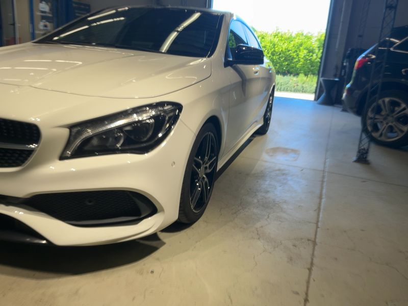 Mercedes-Benz CLA-Klasse CLA 180 AMG Line — zdjęcie 2