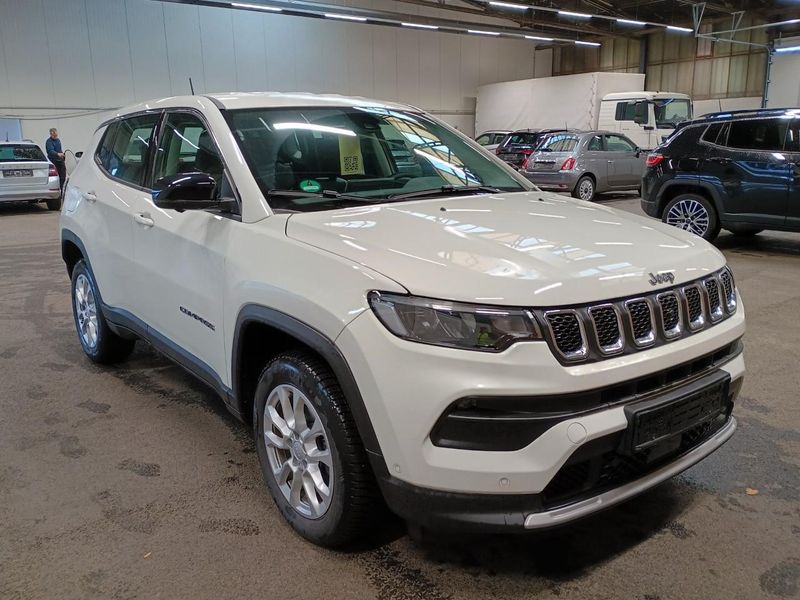 Jeep Compass 1.5 GSE T4 e-Hybrid Altitude — zdjęcie 4