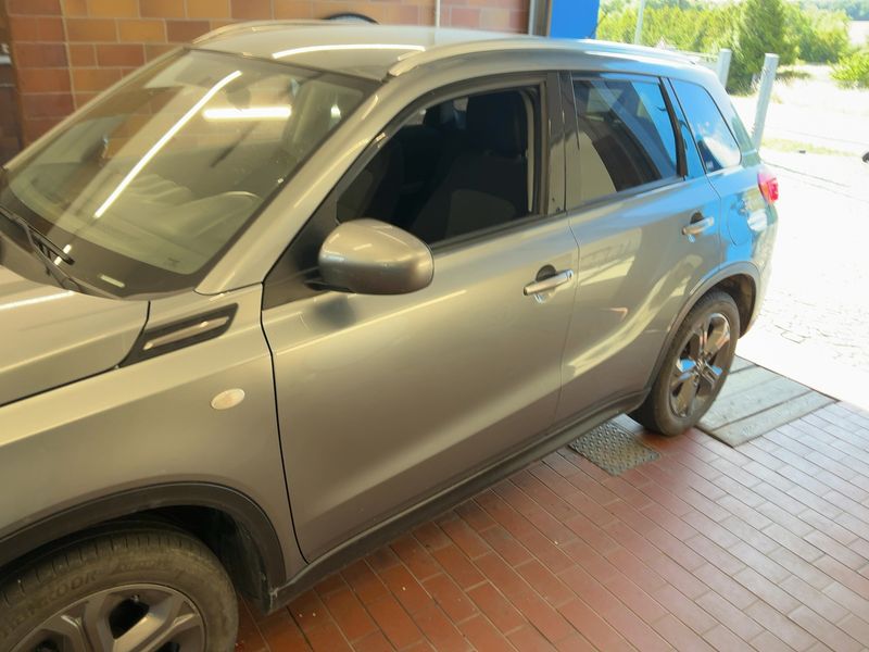 Suzuki Vitara 1.6 Comfort 4x4 — zdjęcie 4