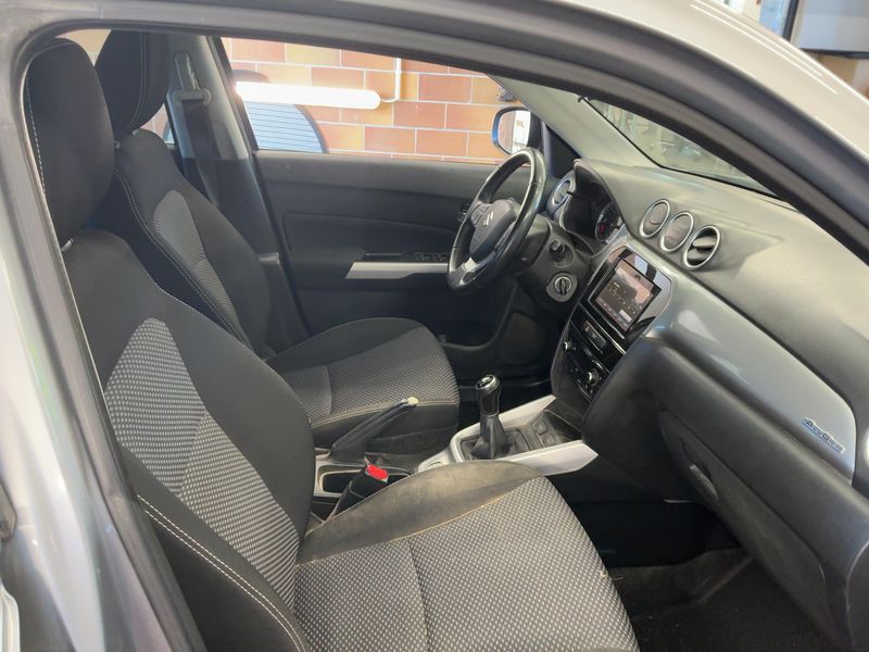 Suzuki Vitara 1.6 Comfort 4x4 — zdjęcie 11