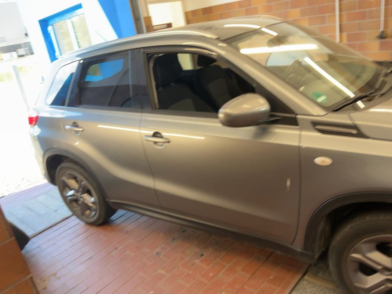 Suzuki Vitara 1.6 Comfort 4x4 — zdjęcie 7