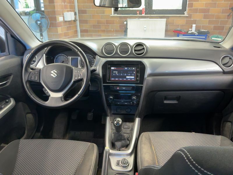 Suzuki Vitara 1.6 Comfort 4x4 — zdjęcie 12