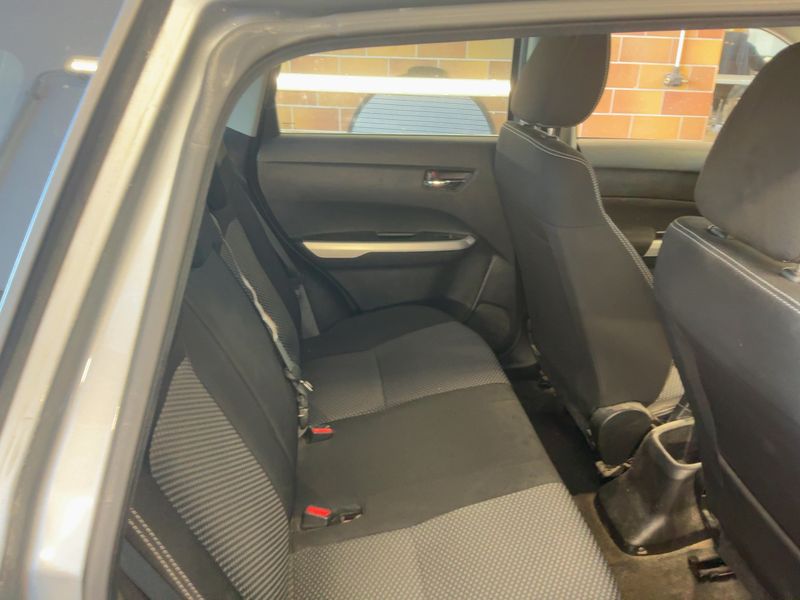 Suzuki Vitara 1.6 Comfort 4x4 — zdjęcie 14