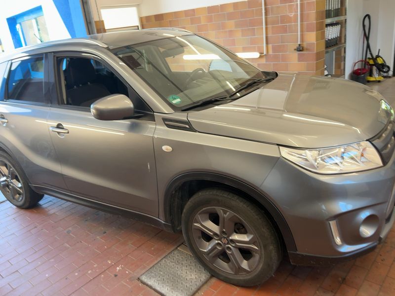 Suzuki Vitara 1.6 Comfort 4x4 — zdjęcie 8