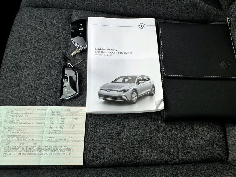 Volkswagen Golf VIII 2.0 TDI Move — zdjęcie 16