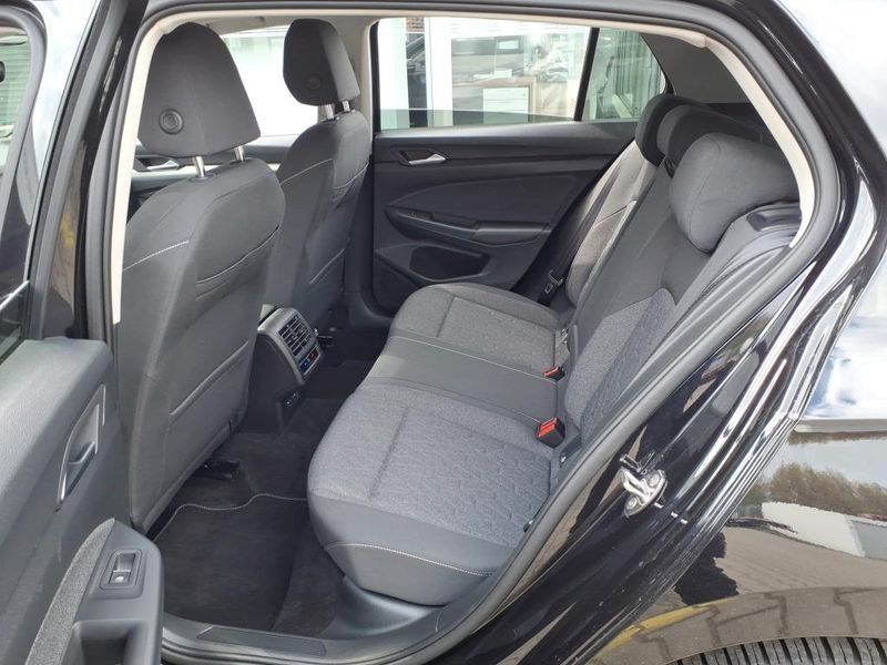 Volkswagen Golf VIII 2.0 TDI Move — zdjęcie 12