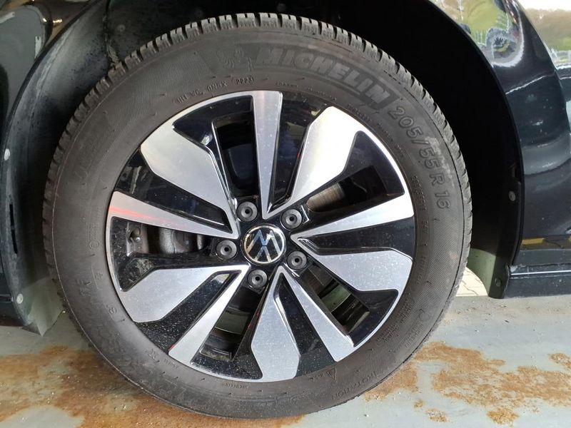 Volkswagen Golf VIII 2.0 TDI Move — zdjęcie 23