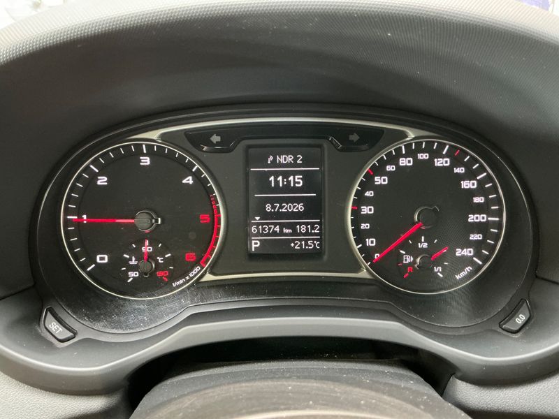 Audi A1 1.6 TDI Ambition — zdjęcie 13