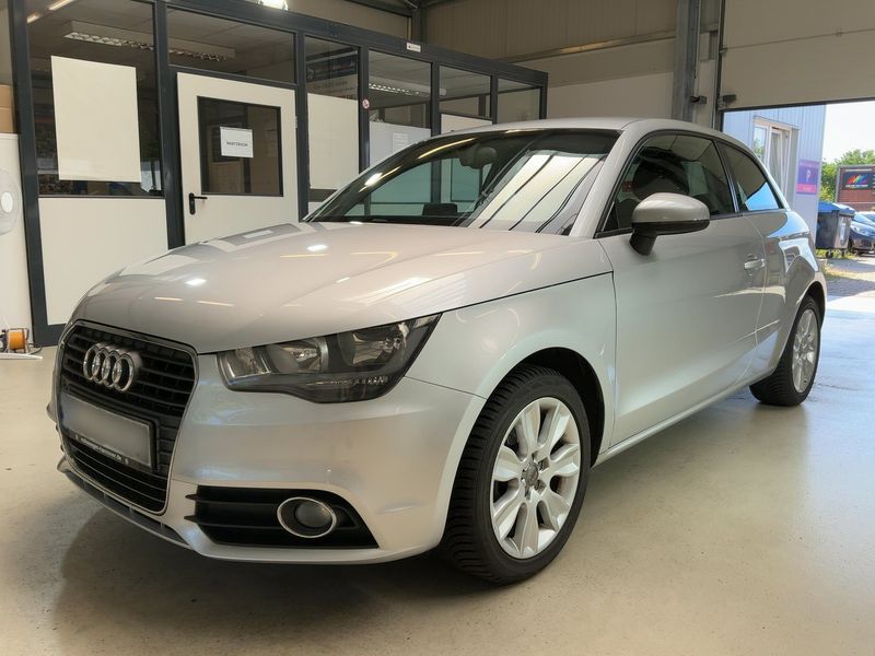Audi A1 1.6 TDI Ambition — zdjęcie 2
