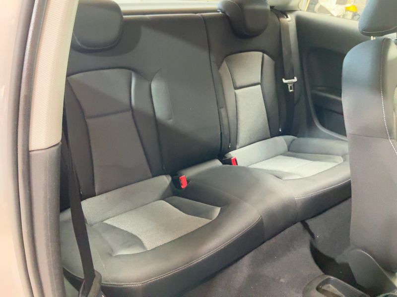 Audi A1 1.6 TDI Ambition — zdjęcie 14