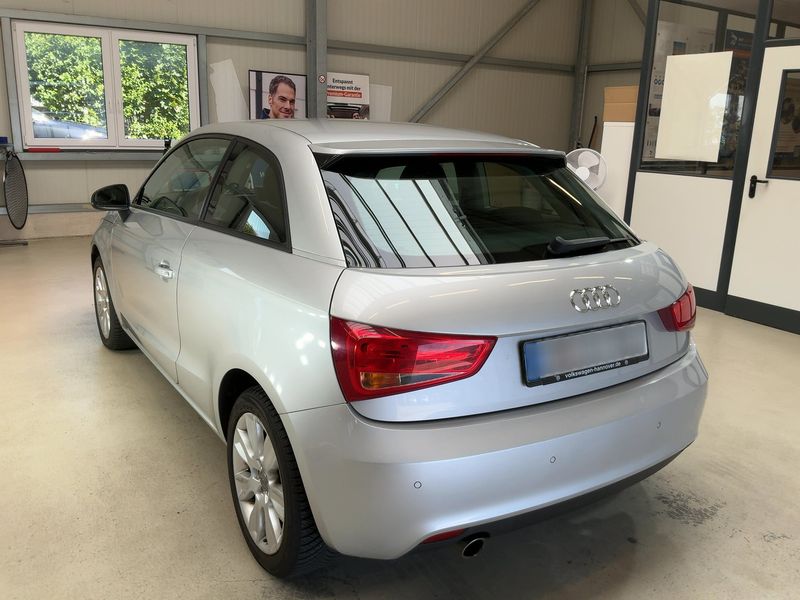 Audi A1 1.6 TDI Ambition — zdjęcie 3