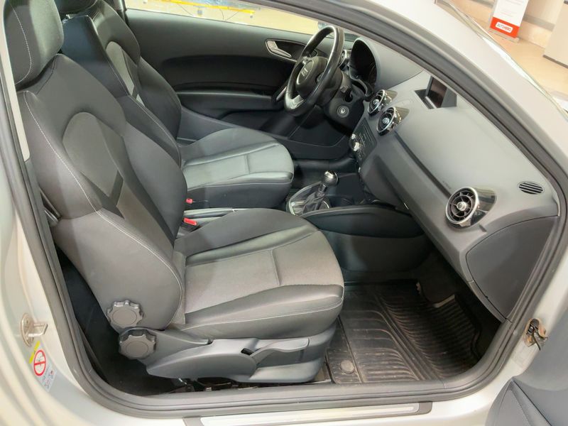 Audi A1 1.6 TDI Ambition — zdjęcie 11