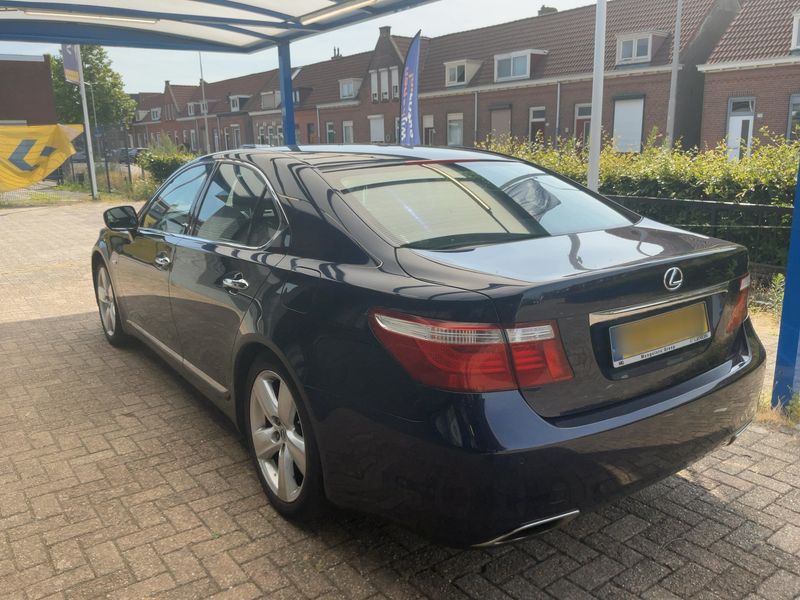 Lexus LS-Serie LS 460 Executive — zdjęcie 3