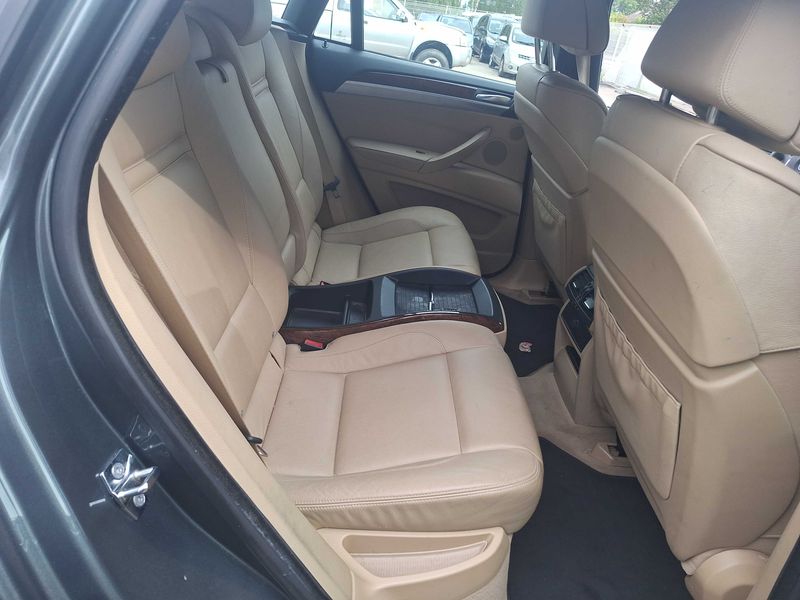BMW X6 xDrive 50i — zdjęcie 14